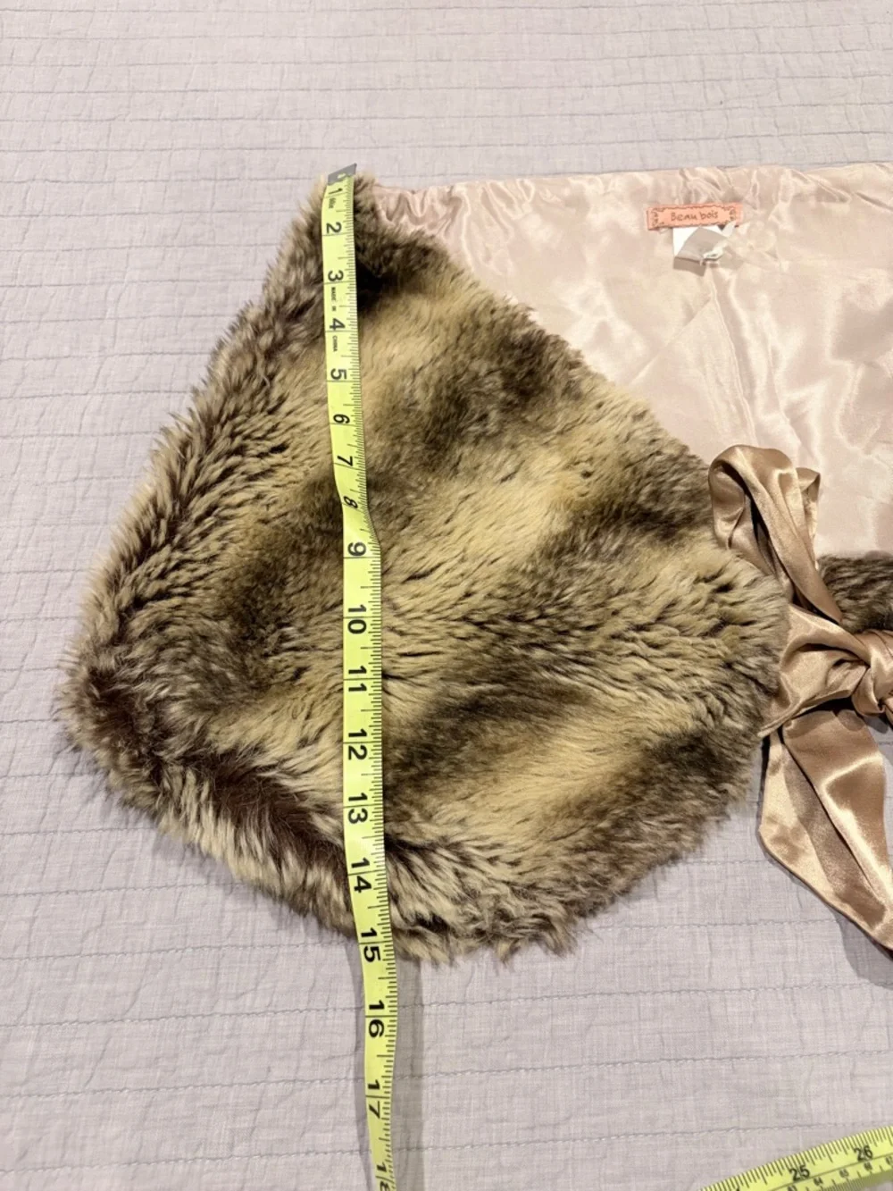 Beau Bois Faux Fur Capelet Shawl Satin Tie Closure Size L